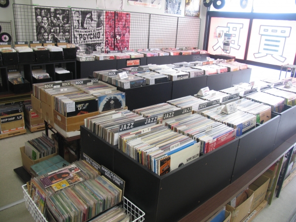 中古レコード・ＣＤ買取り　ヴァイブス（Ｖｉｂｅｓ）