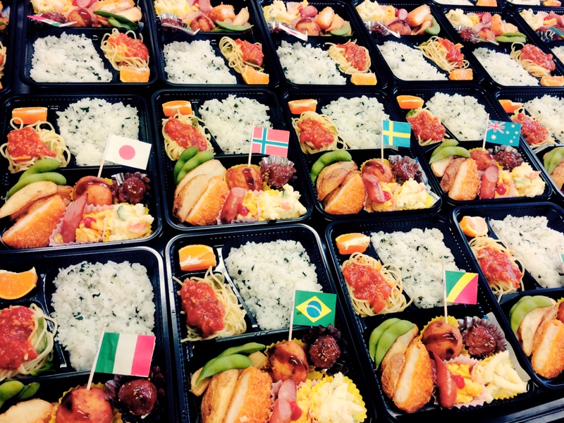 お弁当、丼ものも
