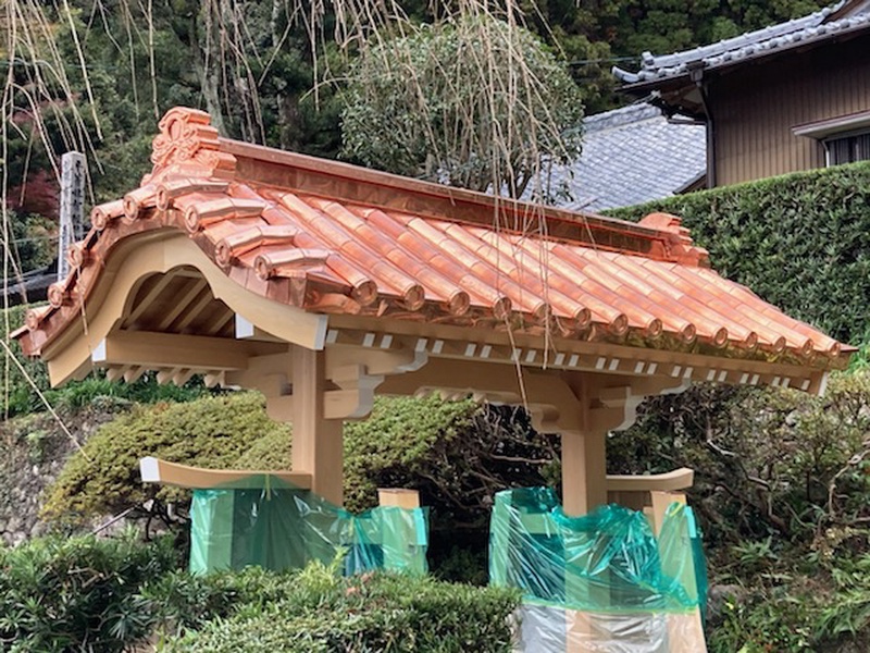 冨慶寺の屋根銅板葺き新築工事をさせていただきました。